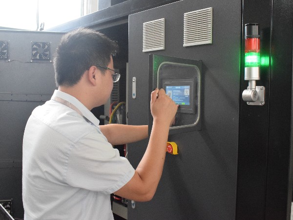 擠塑板生產線使用PLC模溫機幫助提高產品質量